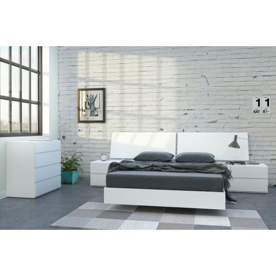District 5 Piece Queen Size Bedroom Set (White) 400662