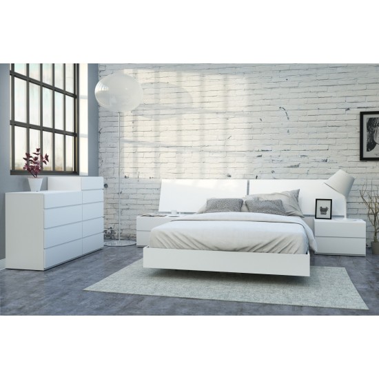District 6 Piece Queen Size Bedroom Set (White) 400663
